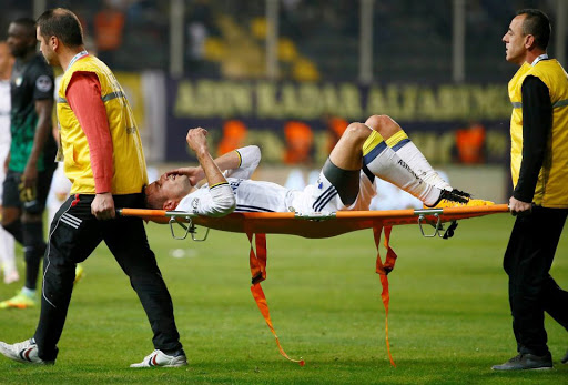 Bác sĩ đội tuyển U23 Việt Nam chỉ mẹo sơ cứu khi chấn thương lúc chơi bóng đá