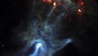 Bàn tay khổng lồ trong vũ trụ được chụp từ Đài quan sát