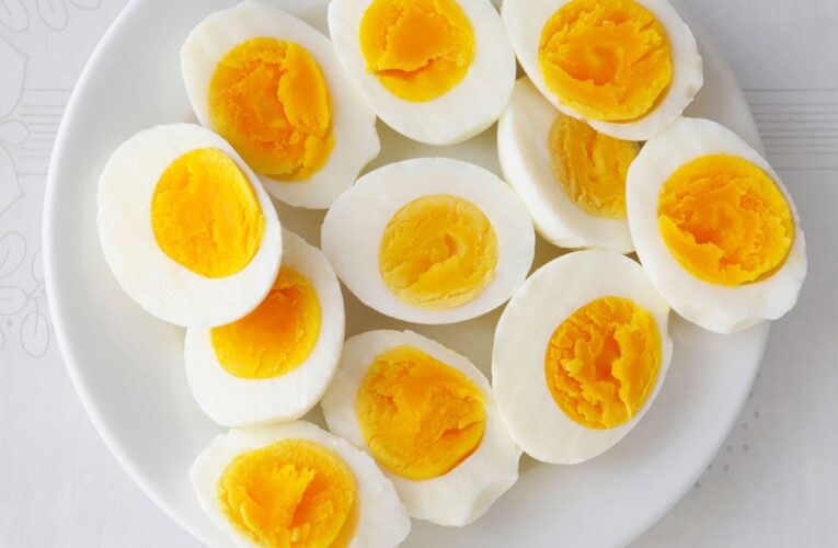 Nên tránh những việc làm sai lầm khi luộc trứng thường mắc phải