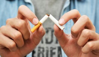 Nguyên nhân hàng đầu mắc ung thư phổi là do thói quen hút thuốc lá