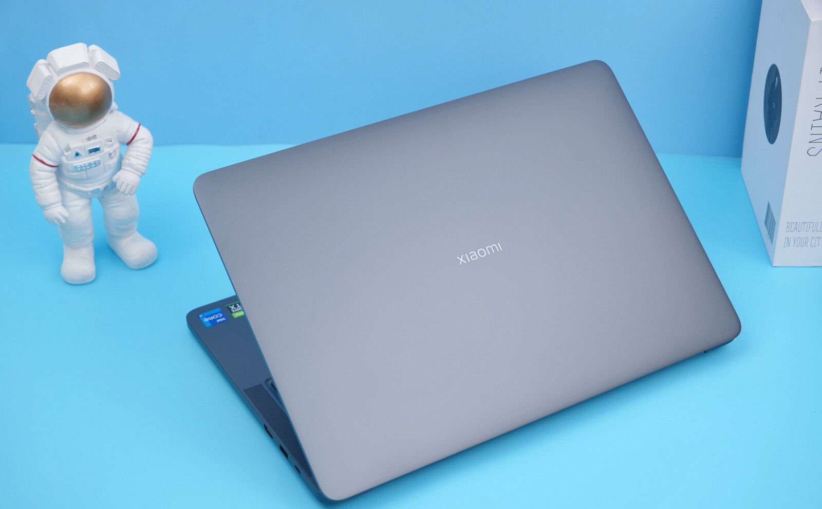 Xiaomi chính thức ra mắt laptop Mi NoteBook Pro X 15